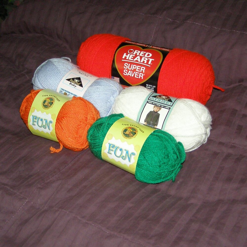 NEW 5pc Yarn Bundle Different brands, length, and Colors - Picture 3 of 5